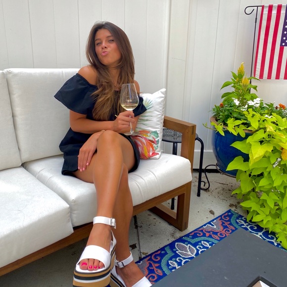 Meet your Posher, Taylor - Picture 4 of 6